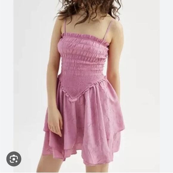 Urban Outfitters Poppy Smocked Mini Dress Size Large EUC - Picture 1 of 5